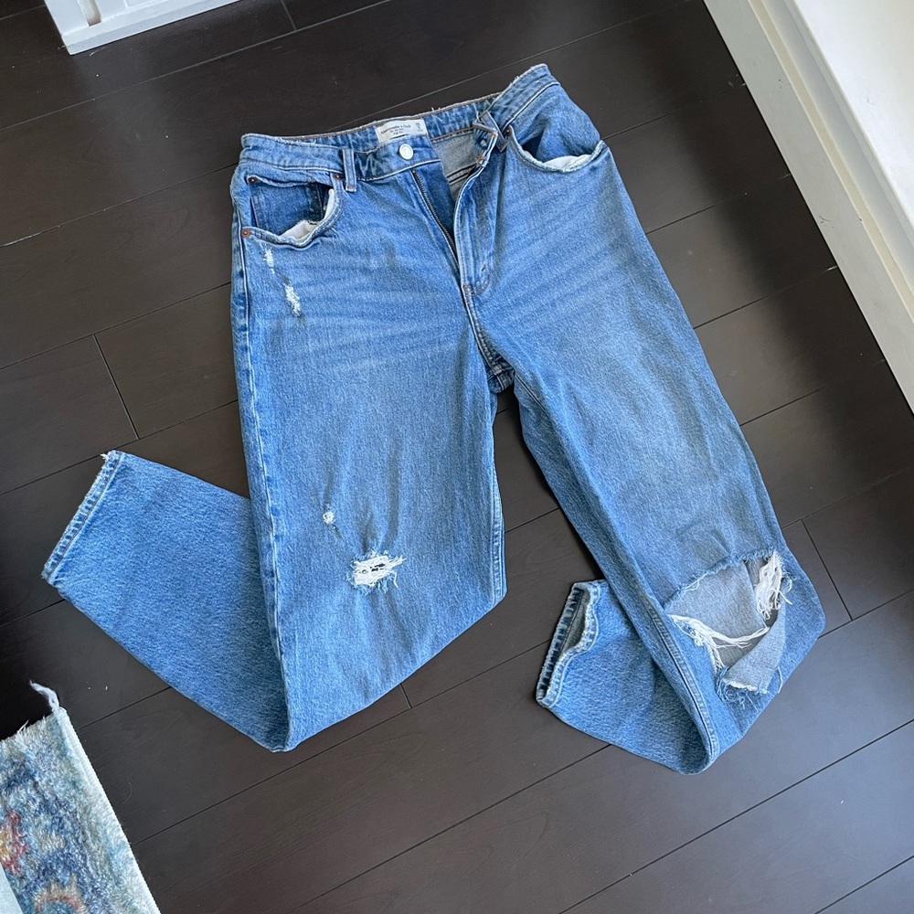 Abercrombie & Fitch Distressed Blue Light Wash Women's Jeans 80s Mom High Rise